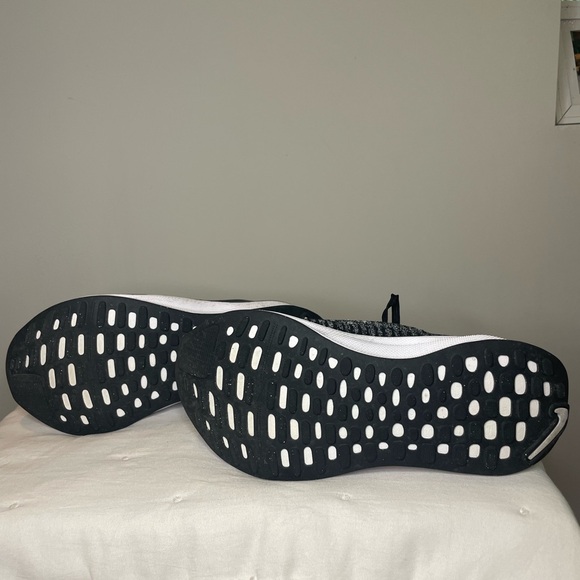 InfinityRN 4 Black /Grey Knit 👟 - Picture 4 of 11